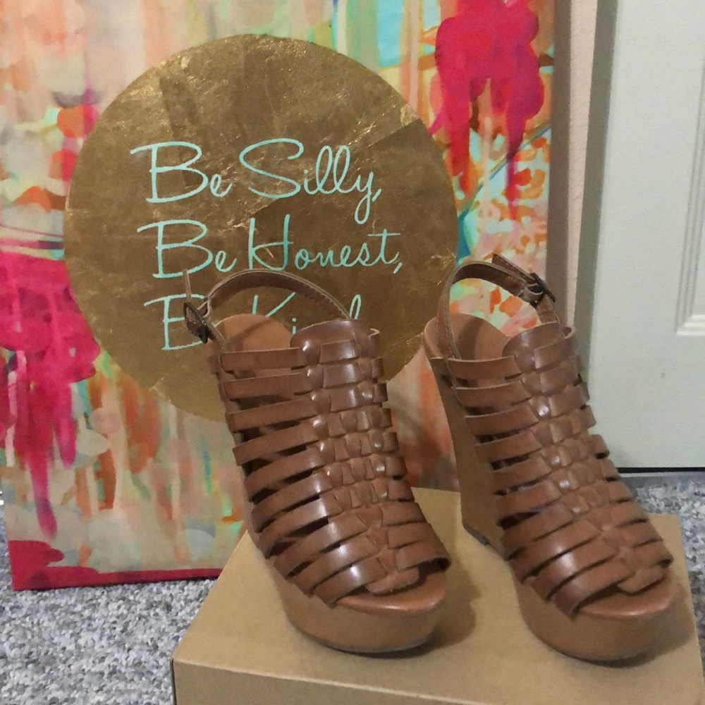 Tan Summer Wedges